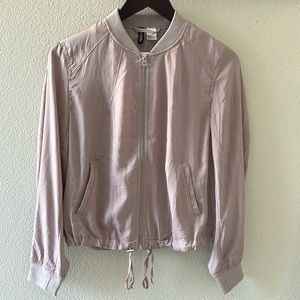 Lightweight jacket